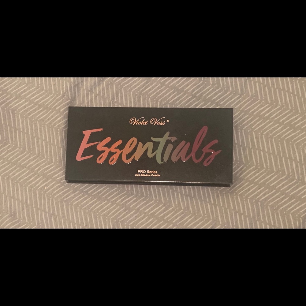 Essentials Eye Shadow Palette